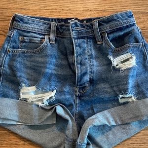 Hollister size 25 ultra high rise mom short